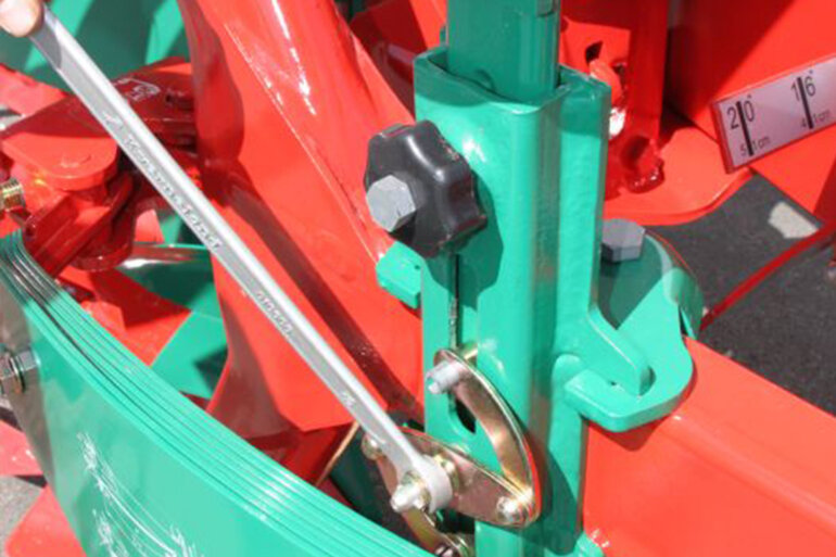 KV-Skimmers-Central-Adjust-6789-WIDE